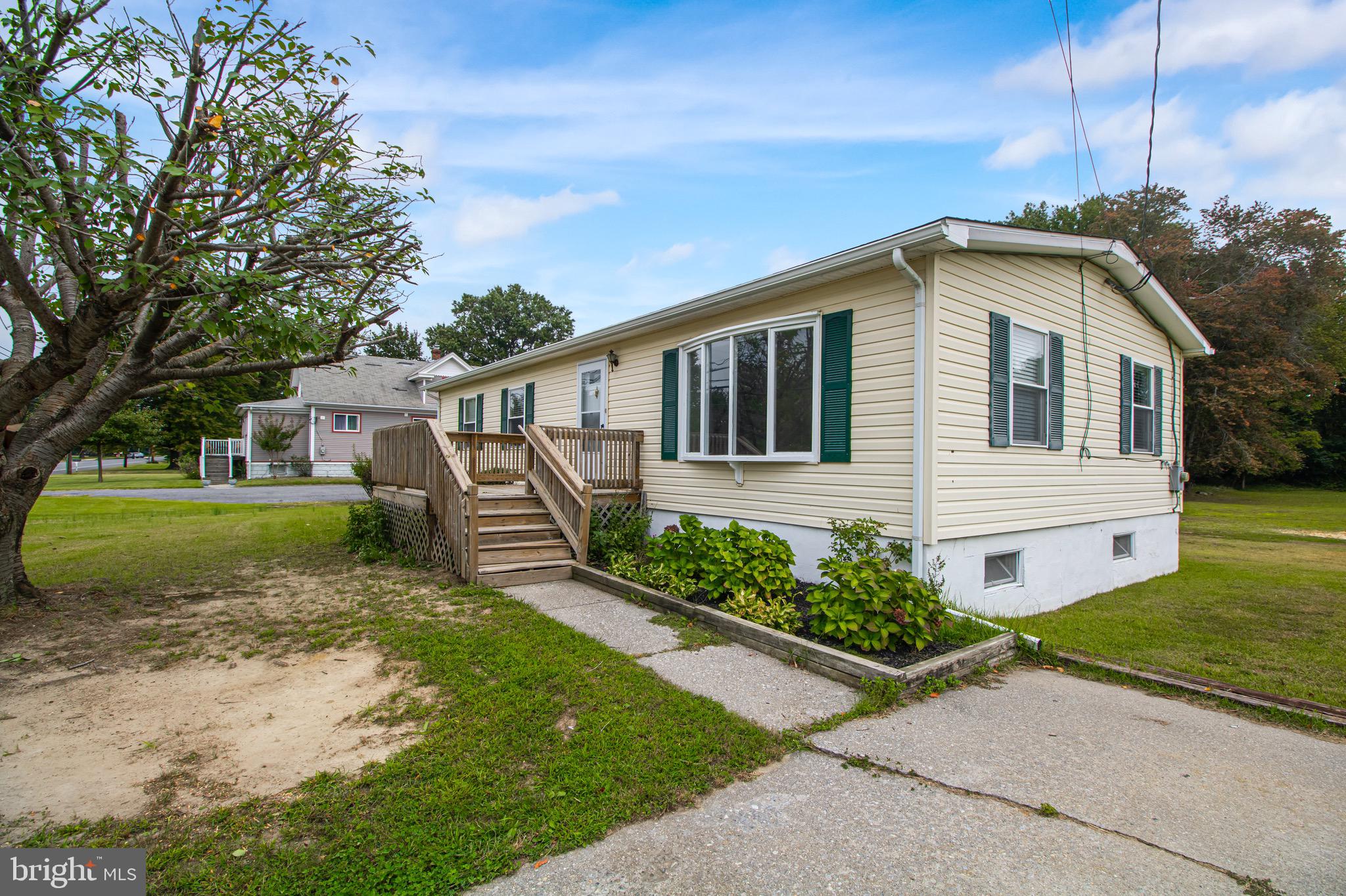 375 Harding Highway Carneys Point, NJ 08069 - Photo 2 of 13 Exterior Front / Side