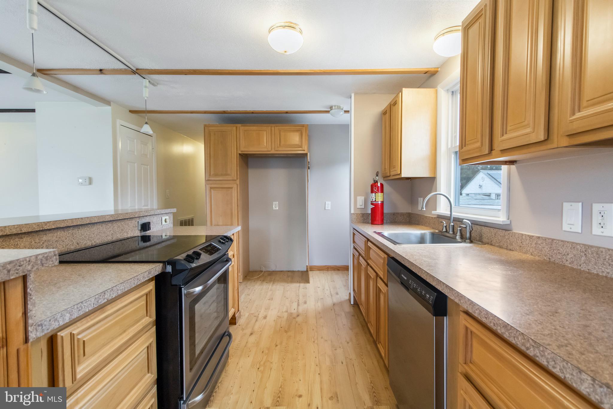 375 Harding Highway Carneys Point, NJ 08069 - Photo 5 of 13 Kitchen