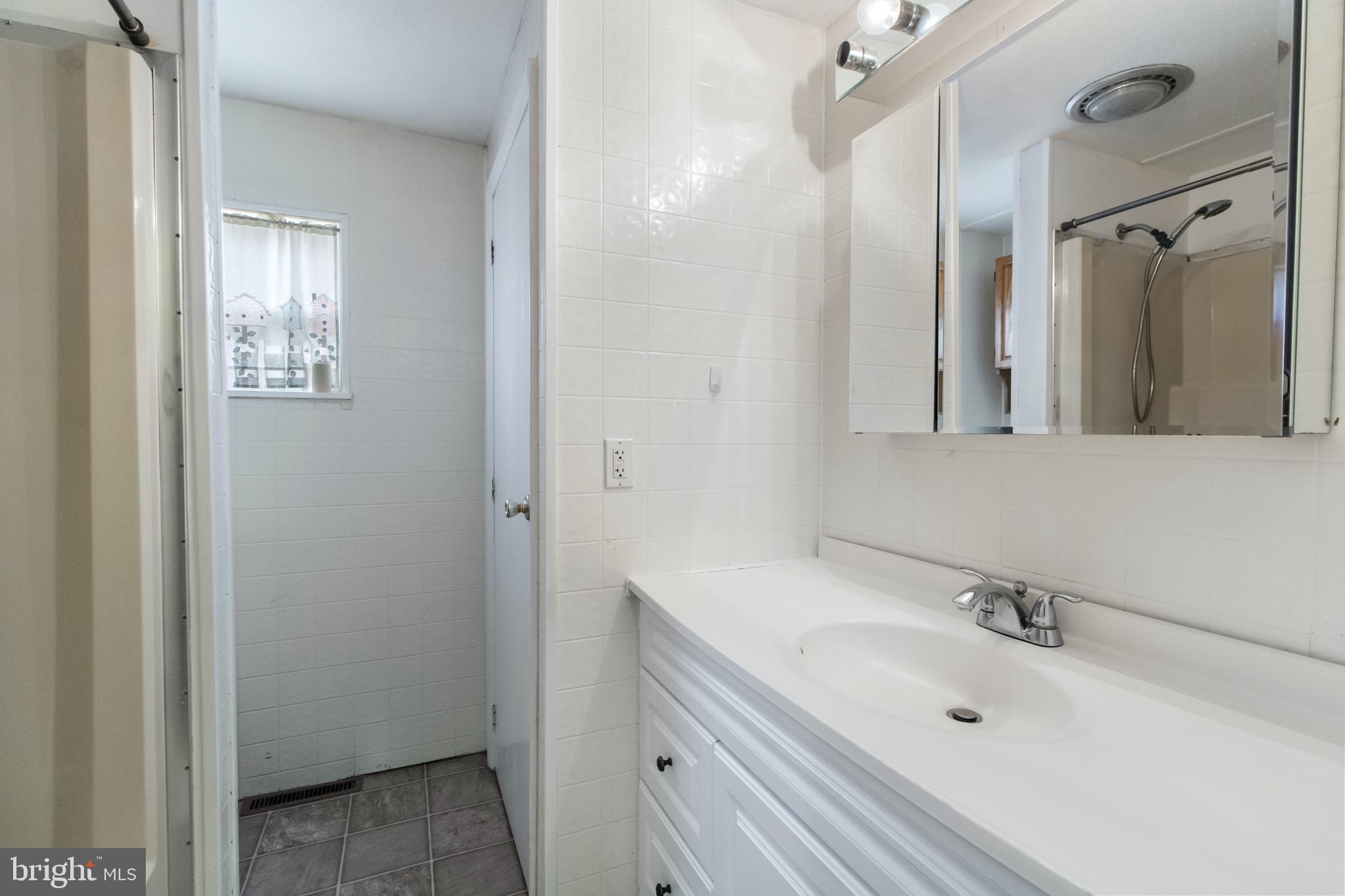 375 Harding Highway Carneys Point, NJ 08069 - Photo 8 of 13 Bathroom