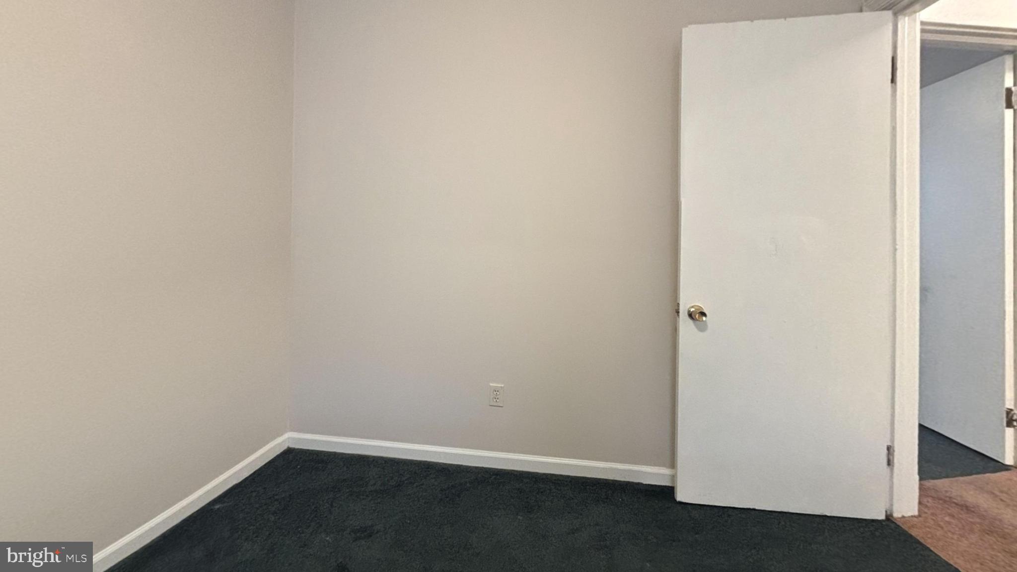 644 Littlecroft Road Upper Darby, PA 19082 - Photo 3 of 7 a room