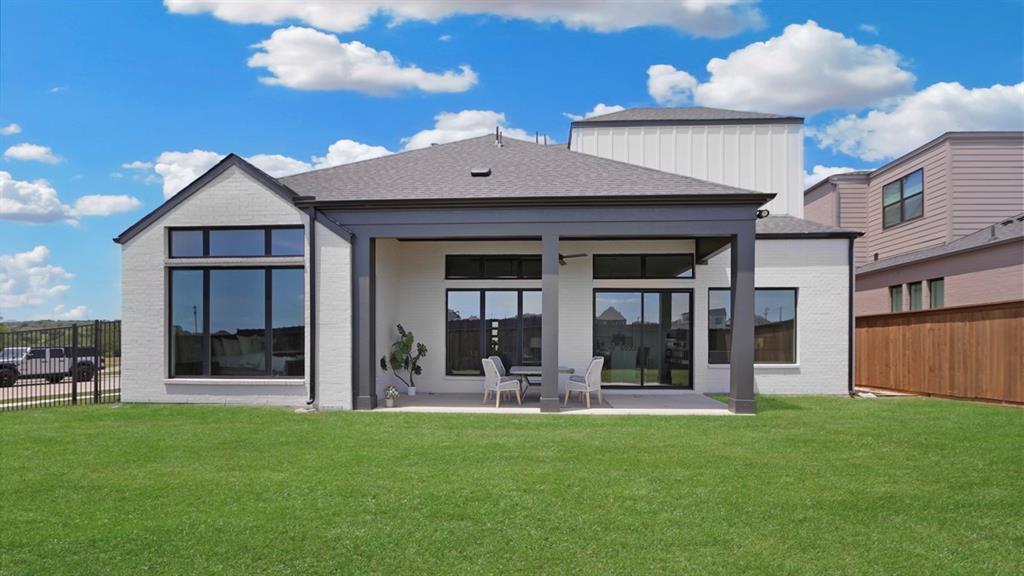 165 Lantern Ridge Drive Aledo, TX 76008 - Photo 3 of 38 front view of a house with a yard
