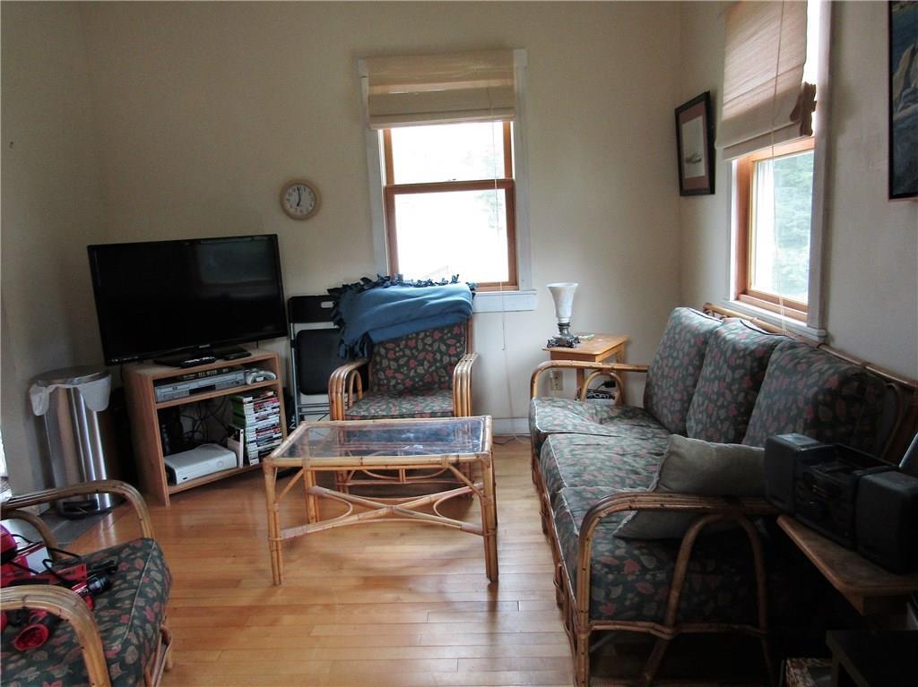 16 Warr Road Stonington, ME 04681 - Photo 27 of 33 Apartment Living Room