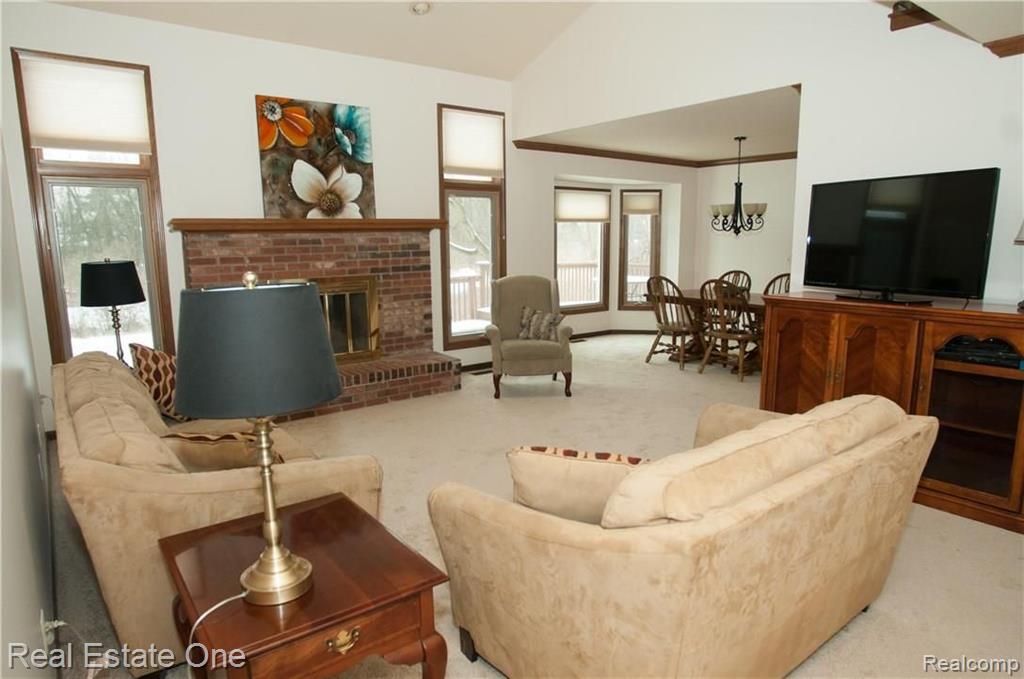 1347 Bembridge Drive Rochester Hills, MI 48307 - Photo 8 of 66