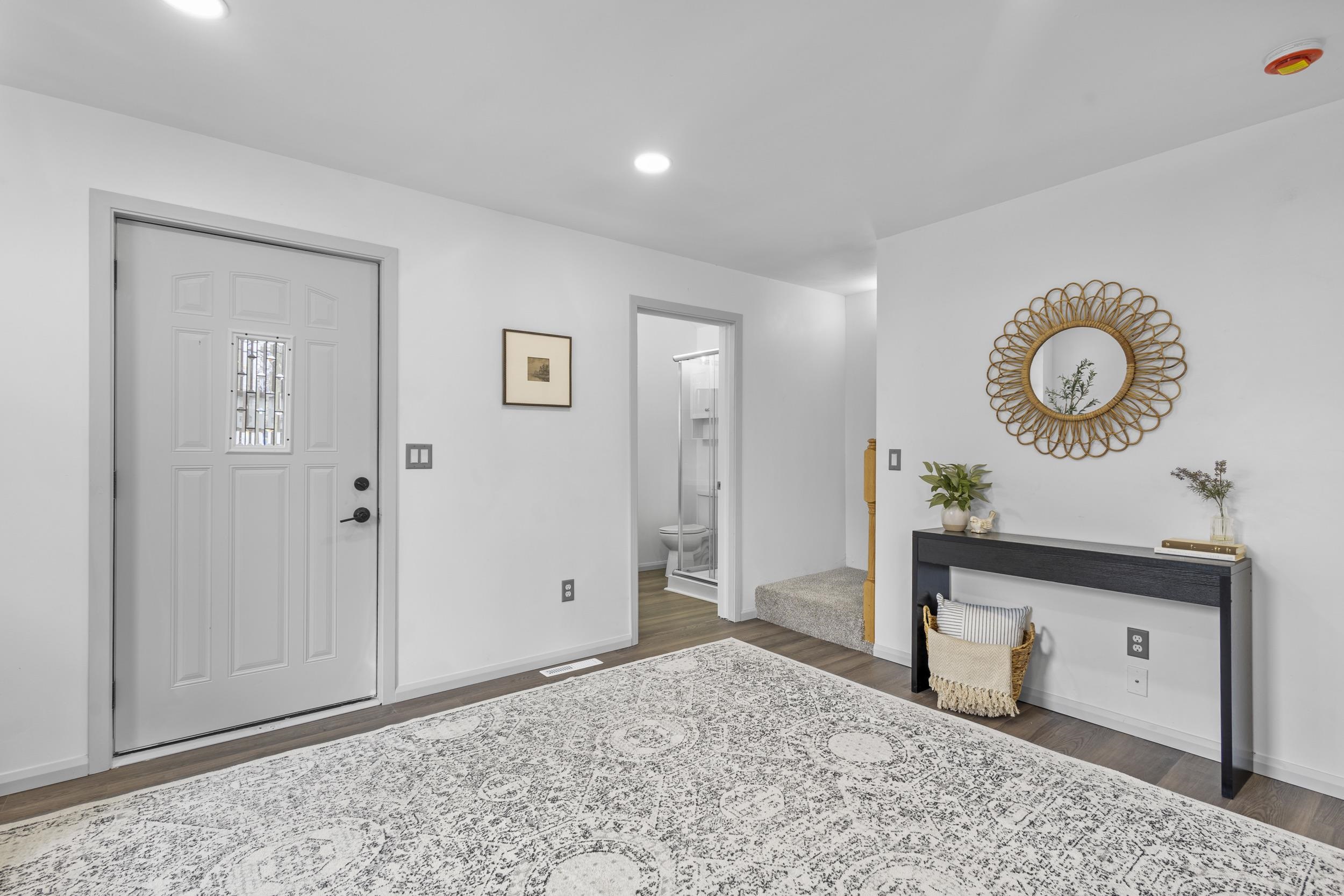 1317 Everett Street Madison, WI 53704 - Photo 3 of 31