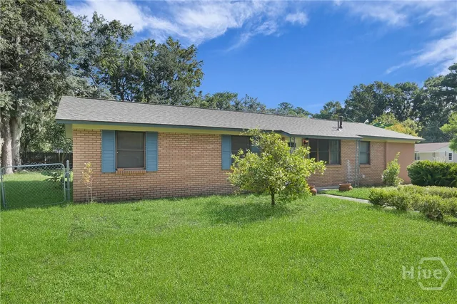 $2,400 | 2222 Bacon Park Drive, Savannah, GA 31406