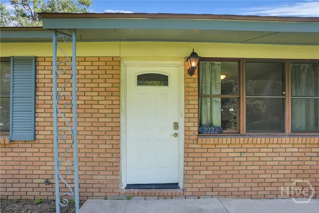 $2,400 | 2222 Bacon Park Drive, Savannah, GA 31406