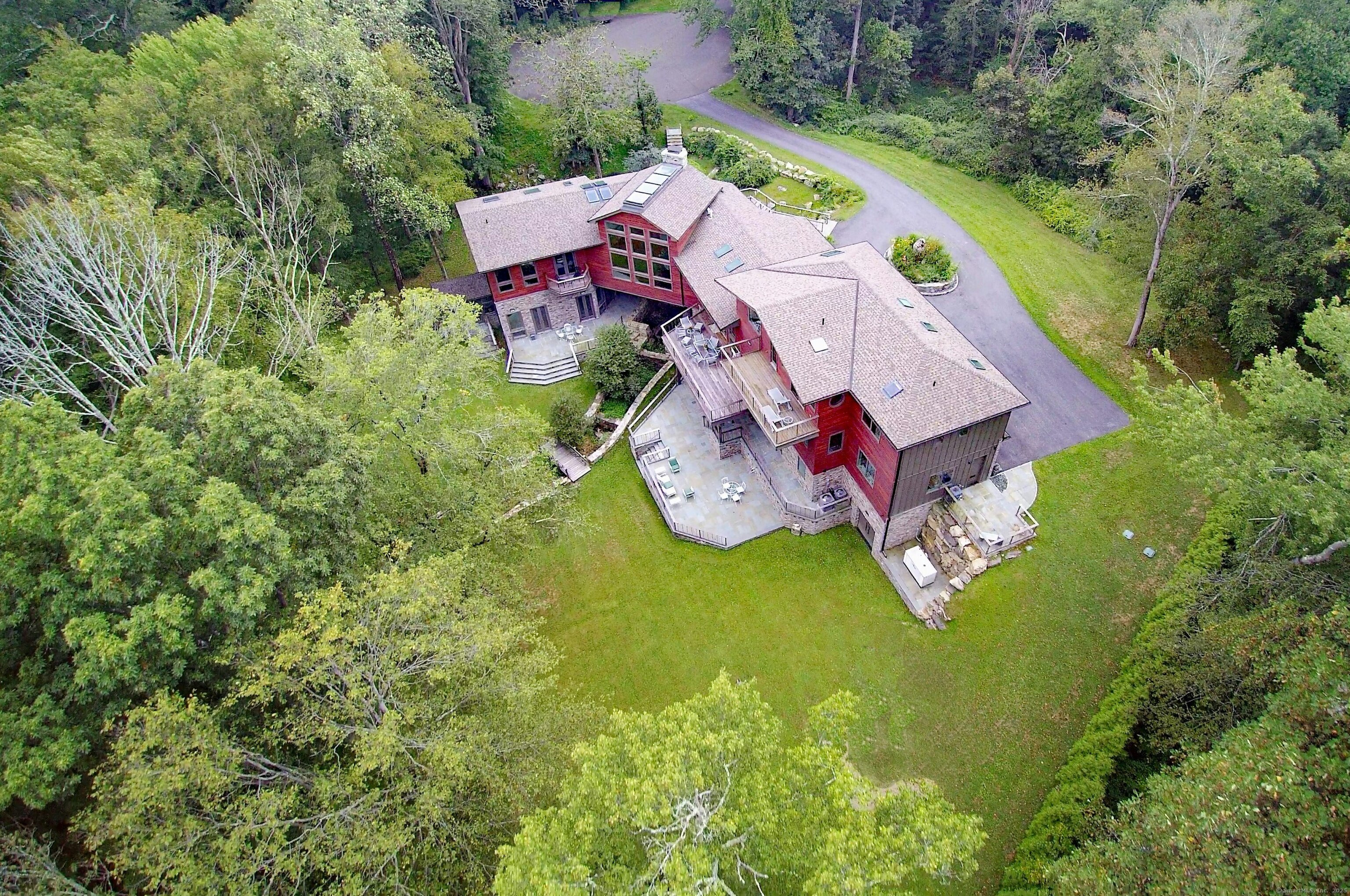 88 Green Lane Ridgefield, CT 06877 - Photo 3 of 40