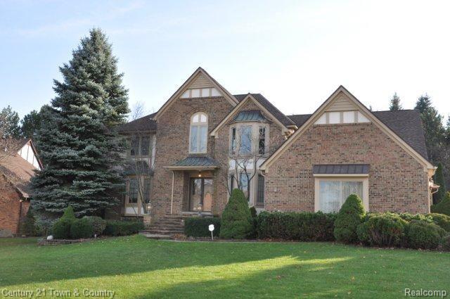 3161 Greenspring Lane Rochester, MI 48309 - Photo 1 of 24 Front