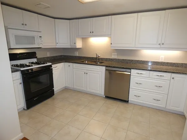 $3,450 | 380 Place Lane, Unit 380, Woburn, MA 01801