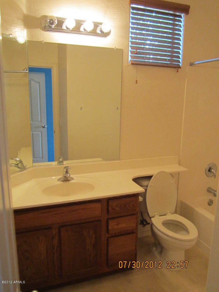 10202 West Payson Road Tolleson, AZ 85353 - Photo 11 of 21 Guest Suite Bath