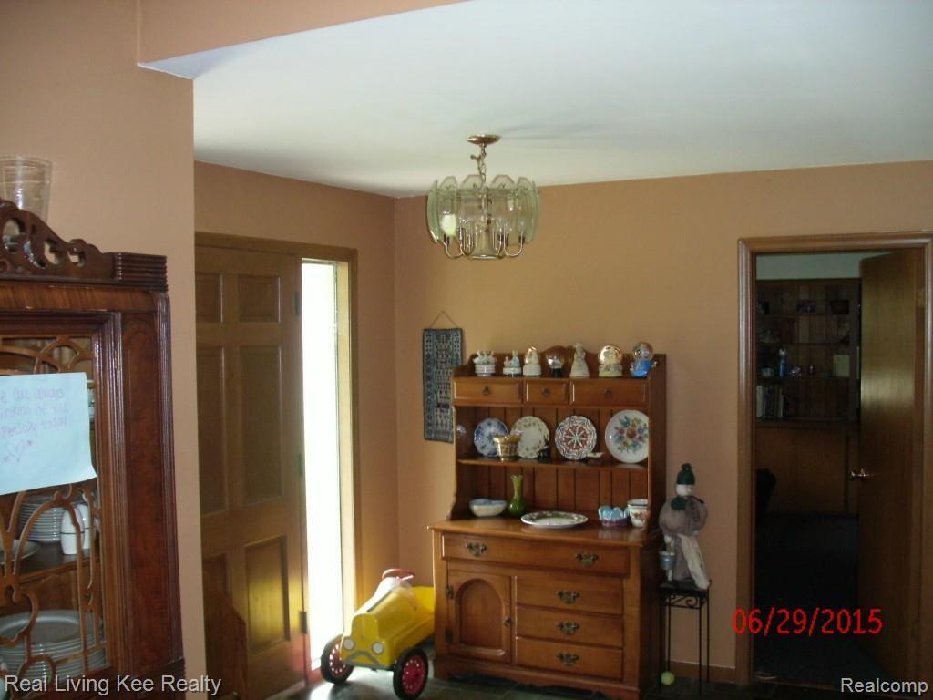 5754 Kennebunk Drive Rochester, MI 48306 - Photo 6 of 28 Foyer.jpg
