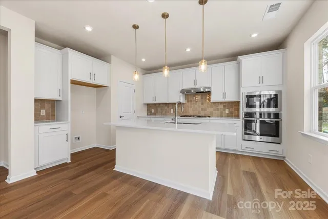 $579,990 | 8233 Franklin Trl Street, Mint Hill, NC 28227