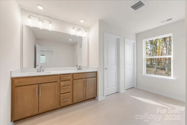 $579,990 | 8233 Franklin Trl Street, Mint Hill, NC 28227