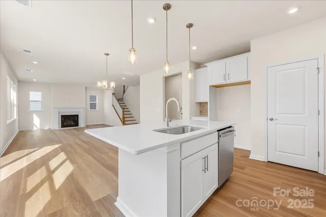 $579,990 | 8233 Franklin Trl Street, Mint Hill, NC 28227