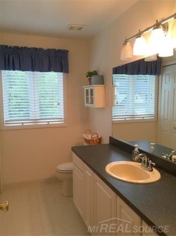 343 Jonathan Drive Rochester, MI 48307 - Photo 17 of 22 31250687-16.JPG