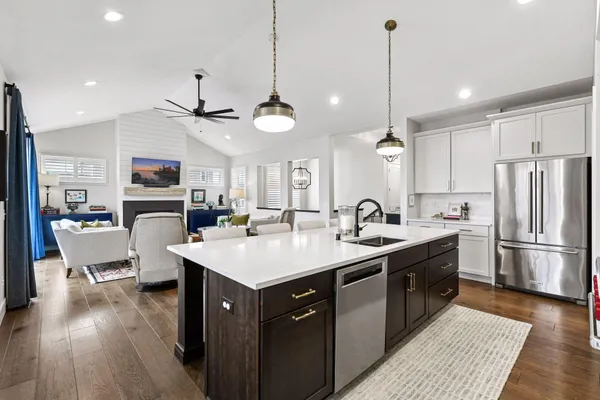 $790,000 | 4052 Vista View Drive, Chaska, MN 55318
