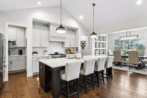 $790,000 | 4052 Vista View Drive, Chaska, MN 55318