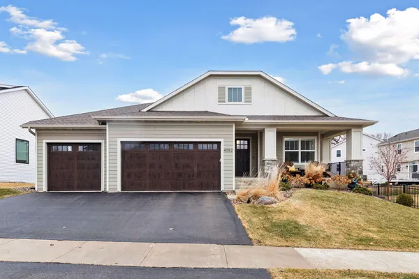 $790,000 | 4052 Vista View Drive, Chaska, MN 55318