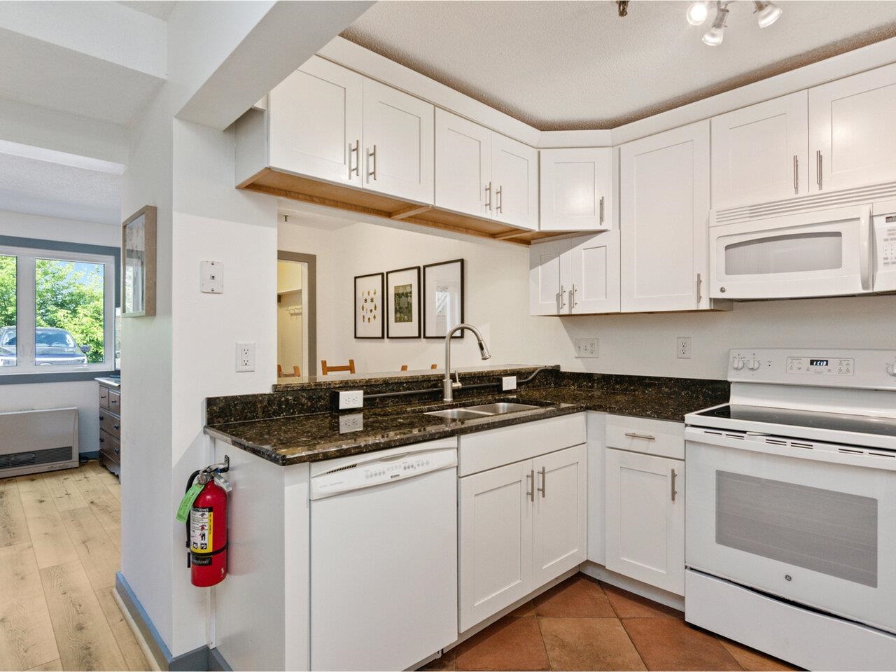 337 College Street, Unit 5 Burlington, VT 05401 - Photo 1 of 21