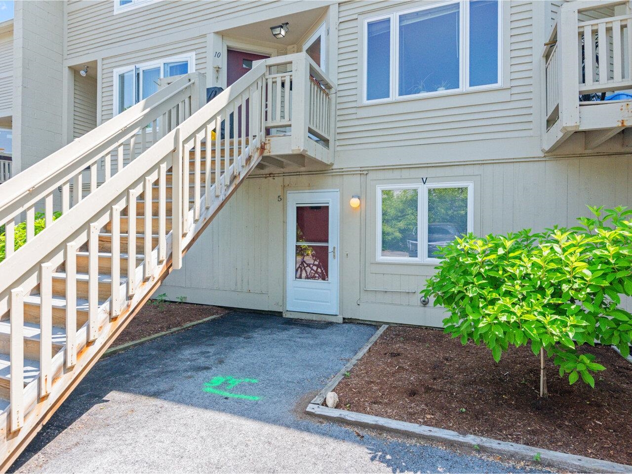 337 College Street, Unit 5 Burlington, VT 05401 - Photo 14 of 21