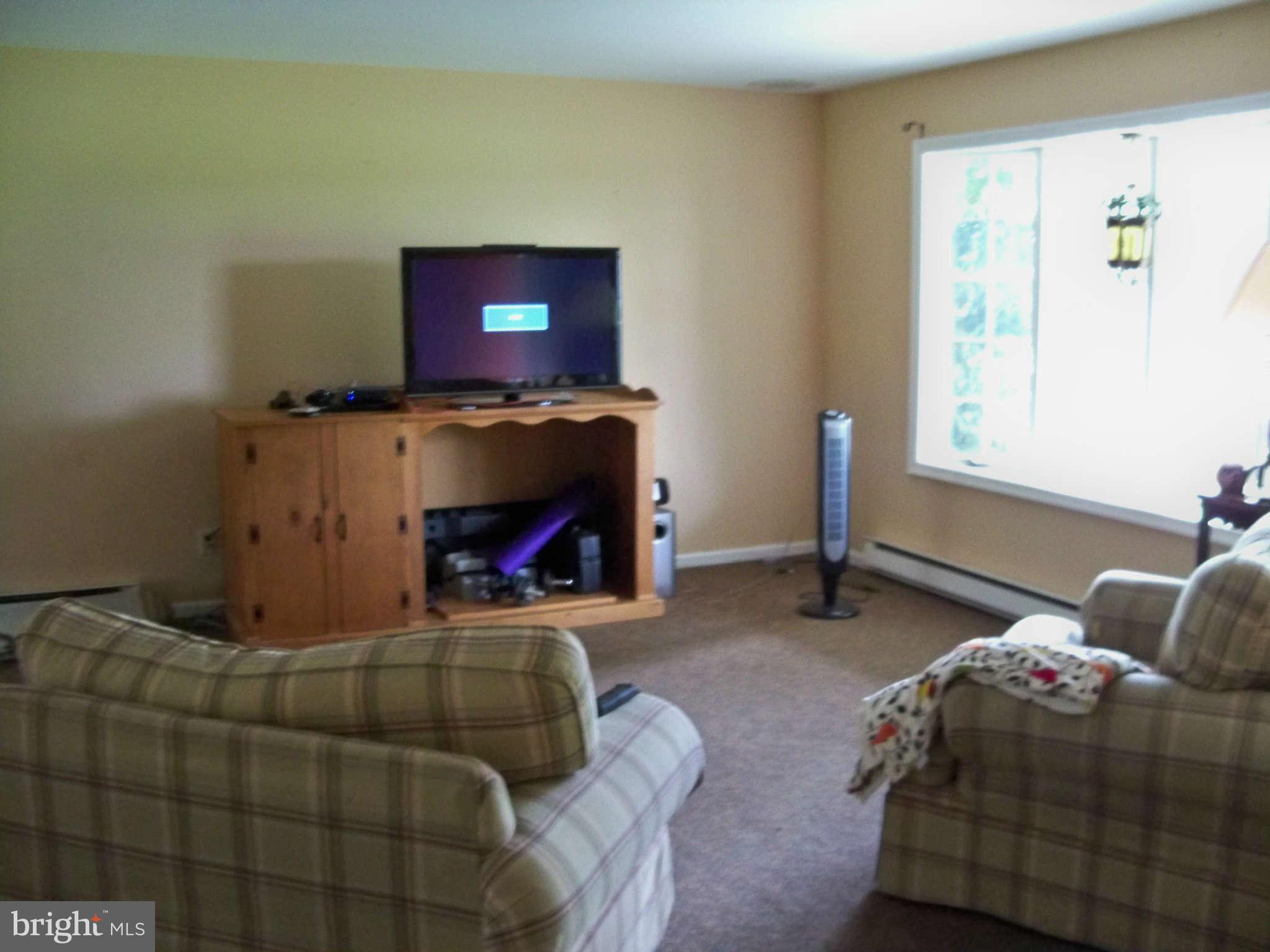 250 Spears Hill Road Elkton, MD 21921 - Photo 4 of 17 Living Room