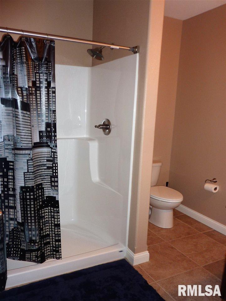 910 Devonshire Road Washington, IL 61571 - Photo 21 of 36 Gallery Image 21