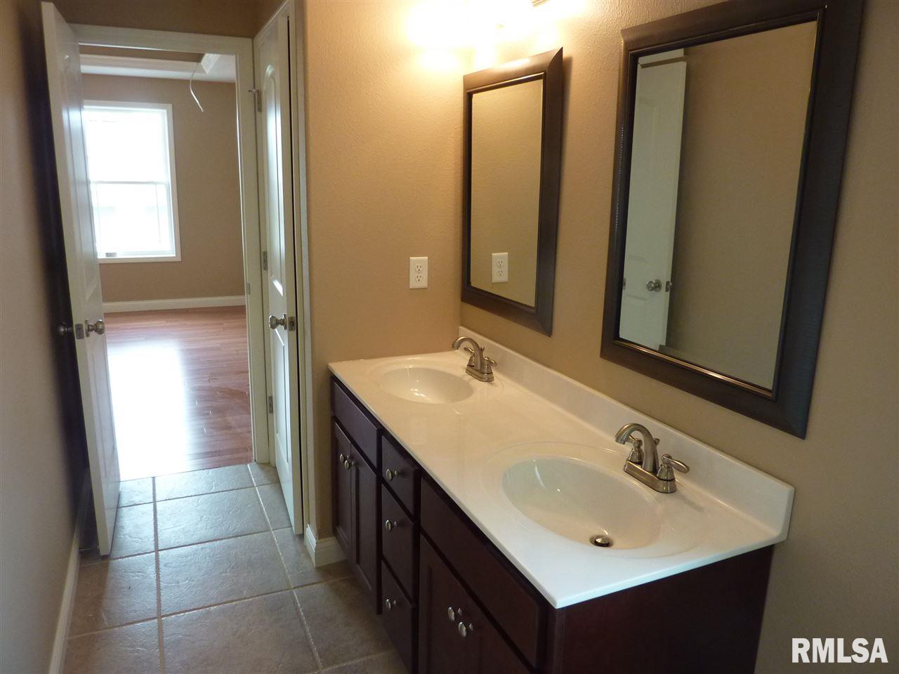 910 Devonshire Road Washington, IL 61571 - Photo 34 of 36 Gallery Image 34