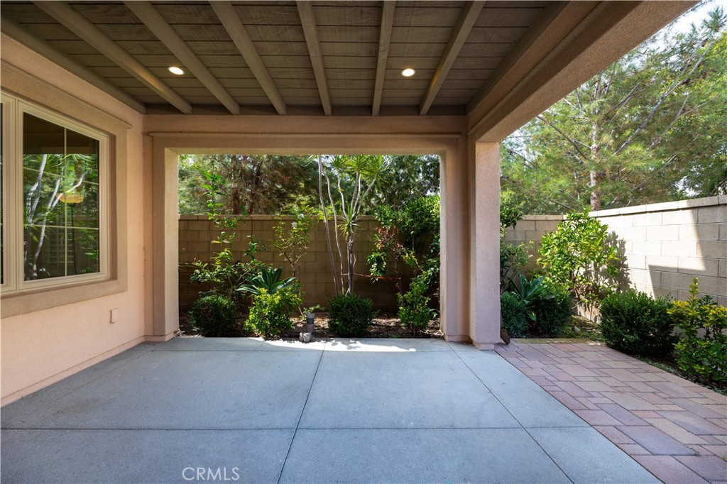 71 Thornapple Irvine, CA 92620 - Photo 32 of 33 a porch with seating space