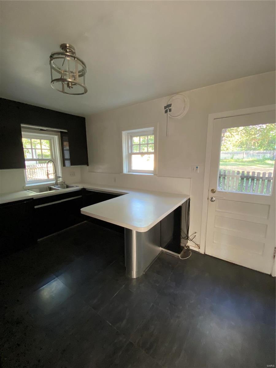 6 Daniel St. Louis, MO 63124 - Photo 2 of 10