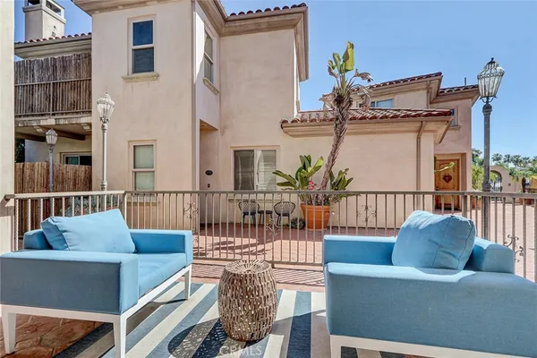 $1,099,000 | 1733 Aviation Boulevard, Redondo Beach, CA 90278