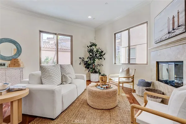 $1,099,000 | 1733 Aviation Boulevard, Redondo Beach, CA 90278
