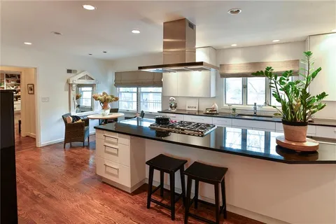 $1,295,000 | 1240 West 64th Terrace, Kansas City, MO 64113