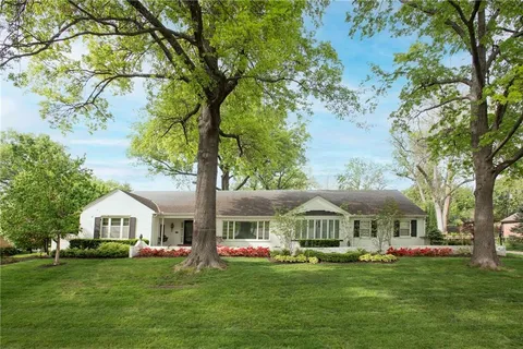 $1,295,000 | 1240 West 64th Terrace, Kansas City, MO 64113