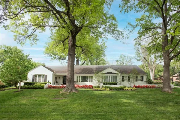 $1,295,000 | 1240 West 64th Terrace, Kansas City, MO 64113