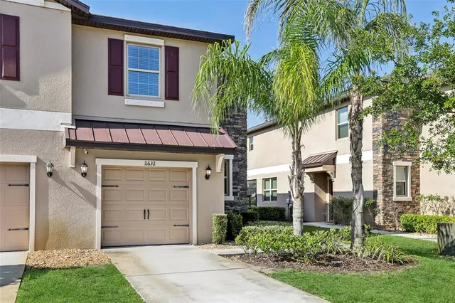 a house view with a outdoor space