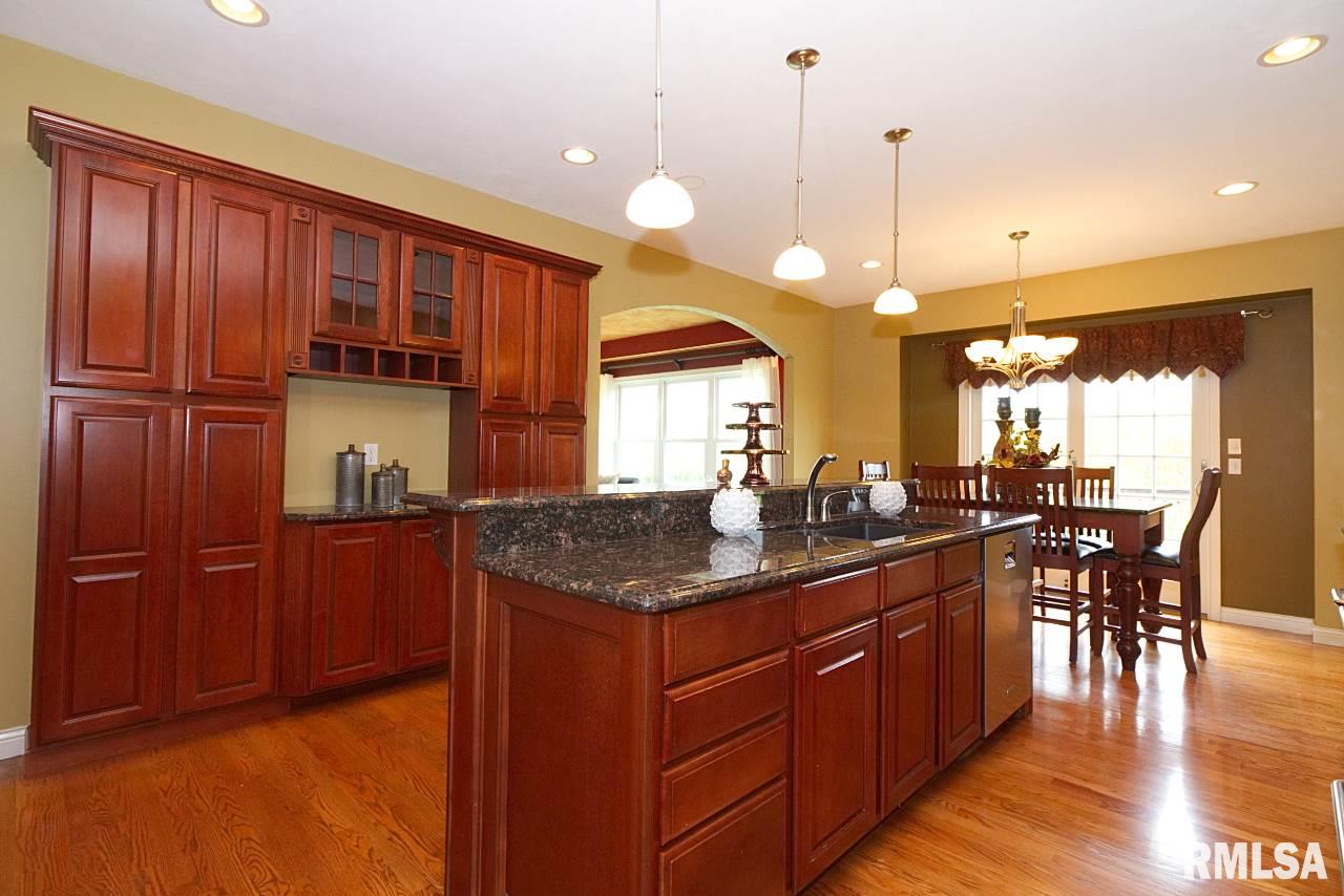 23700 Farmdale Road Washington, IL 61571 - Photo 8 of 36 Gallery Image 8