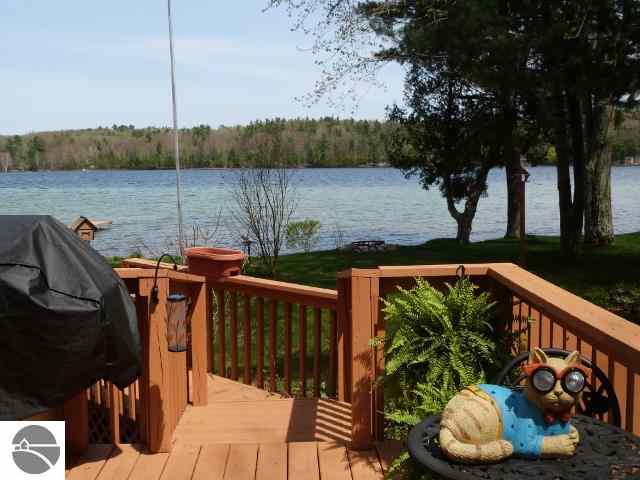 19590 Pleasantview Road Lake Ann, MI 49650 - Photo 14 of 76 1745320-13.JPG