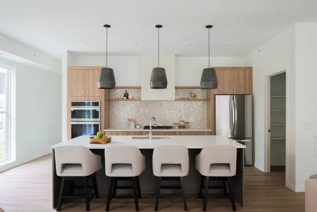 $9,250 | 100 West Drive, Excelsior, MN 55331