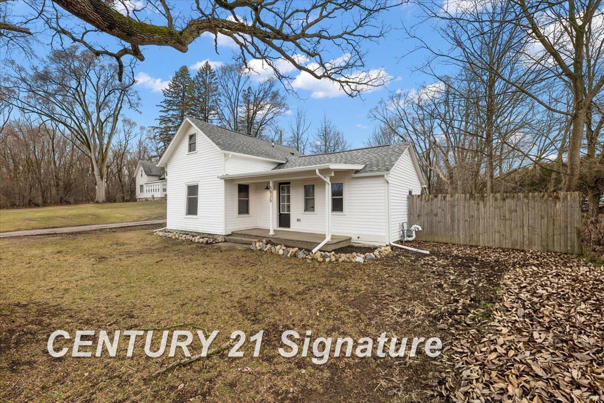 5825 Sibley Road Chelsea, MI 48118 - Photo 2 of 38 50200001-90b3b40f-c395-4605-801e-f9e8b1db981e.JPG