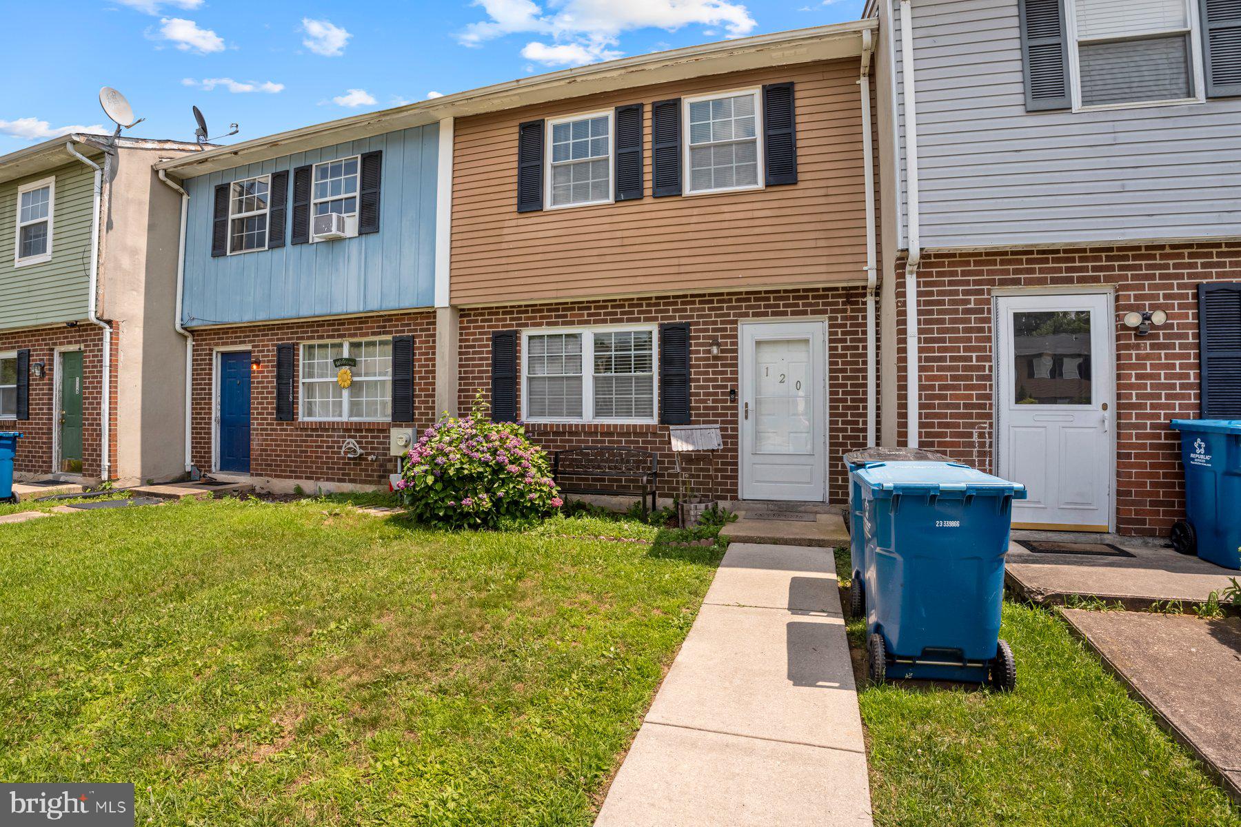 120 Danford Drive Elkton, MD 21921 - Photo 2 of 25 a front view of a house with garden