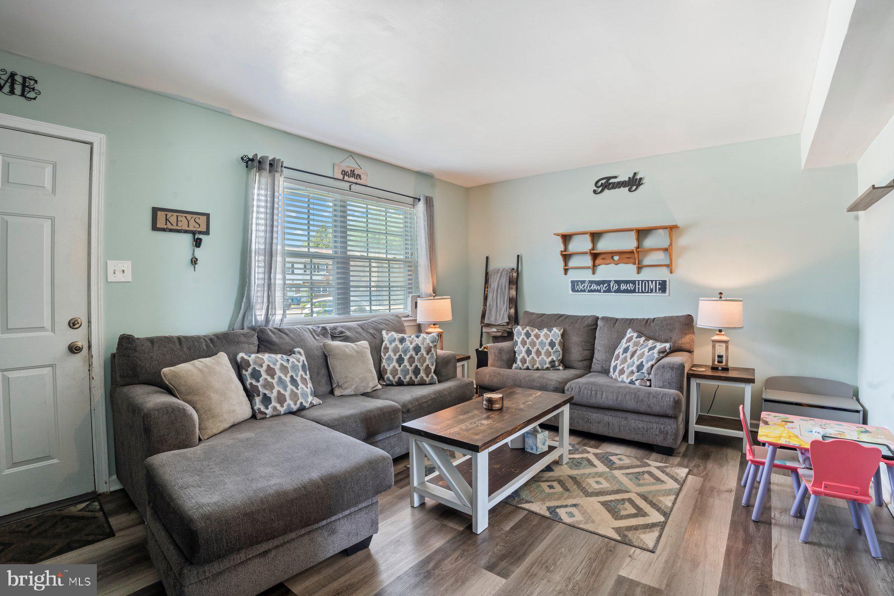 120 Danford Drive Elkton, MD 21921 - Photo 4 of 25 a living room with furniture and a window