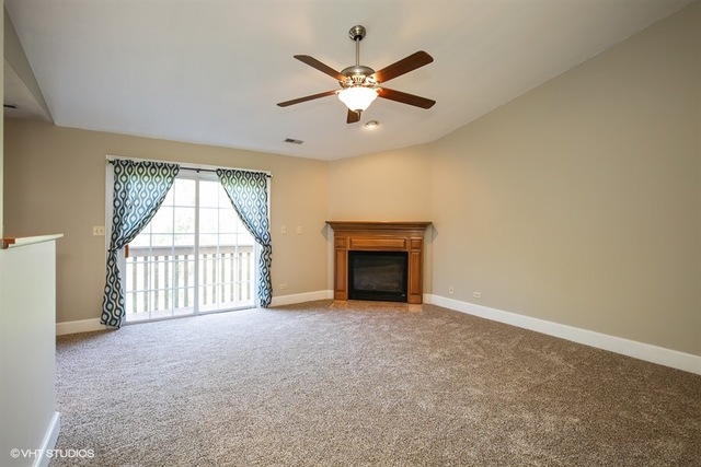 973 Constance Lane, Unit D Sycamore, IL 60178 - Photo 3 of 20