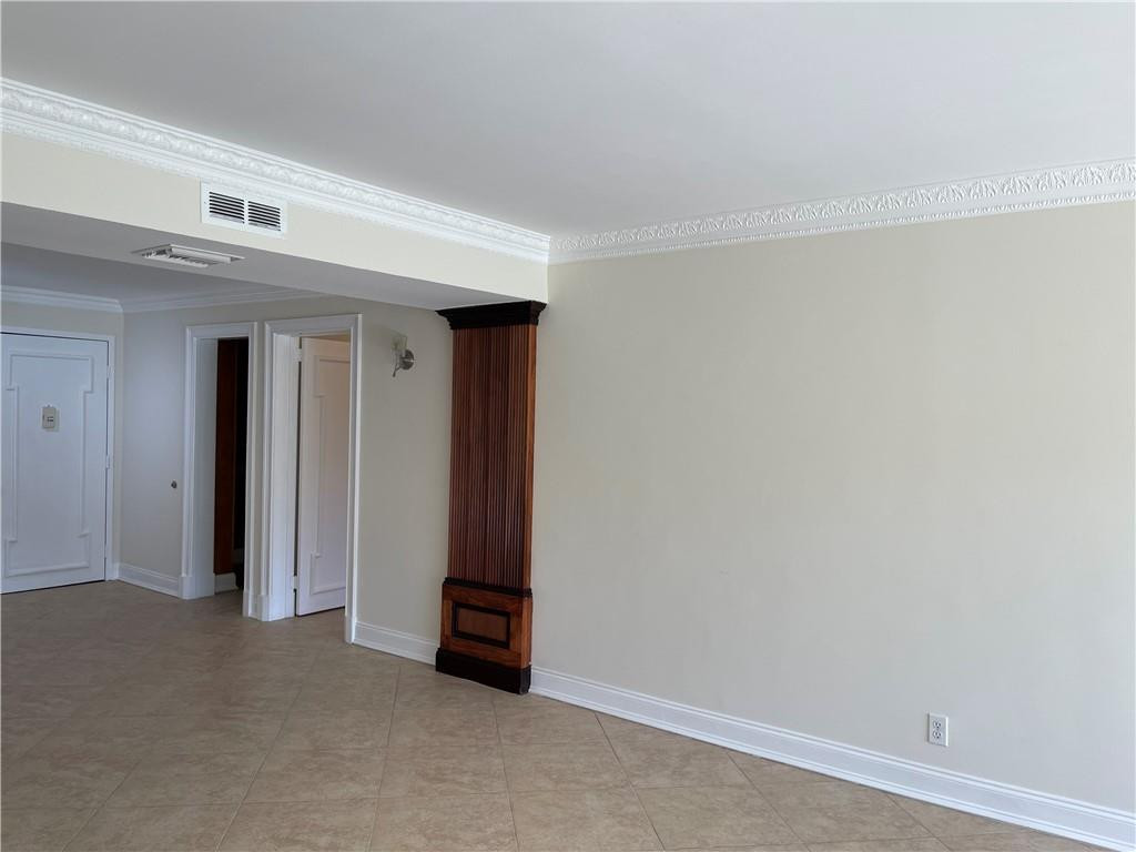 491 Racquet Club Road, Unit 109 Weston, FL 33326 - Photo 16 of 39 an empty room with closet
