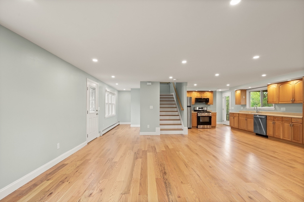 5 R Brooks Road Gloucester, MA 01930 - Photo 9 of 41