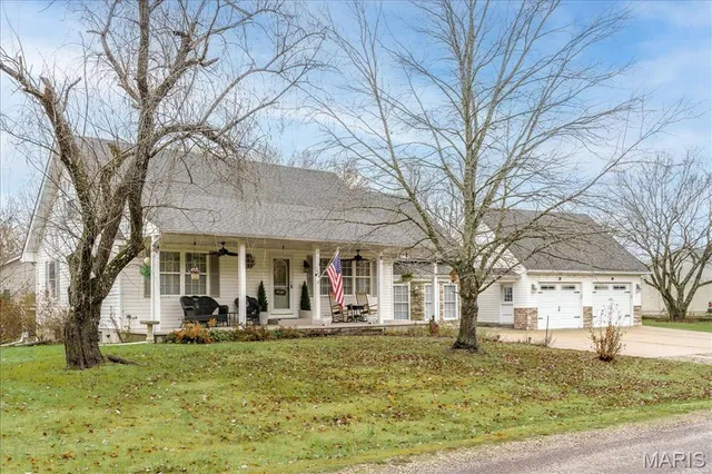 $335,000 | 1400 Redwood Drive, St. Clair, MO 63077