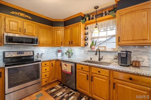 $335,000 | 1400 Redwood Drive, St. Clair, MO 63077