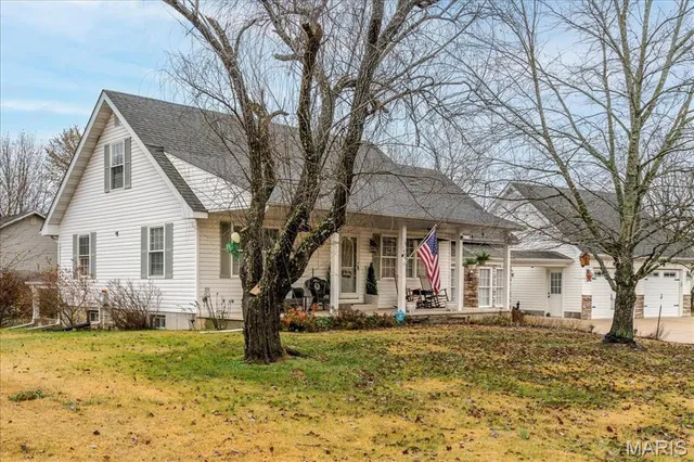 $335,000 | 1400 Redwood Drive, St. Clair, MO 63077