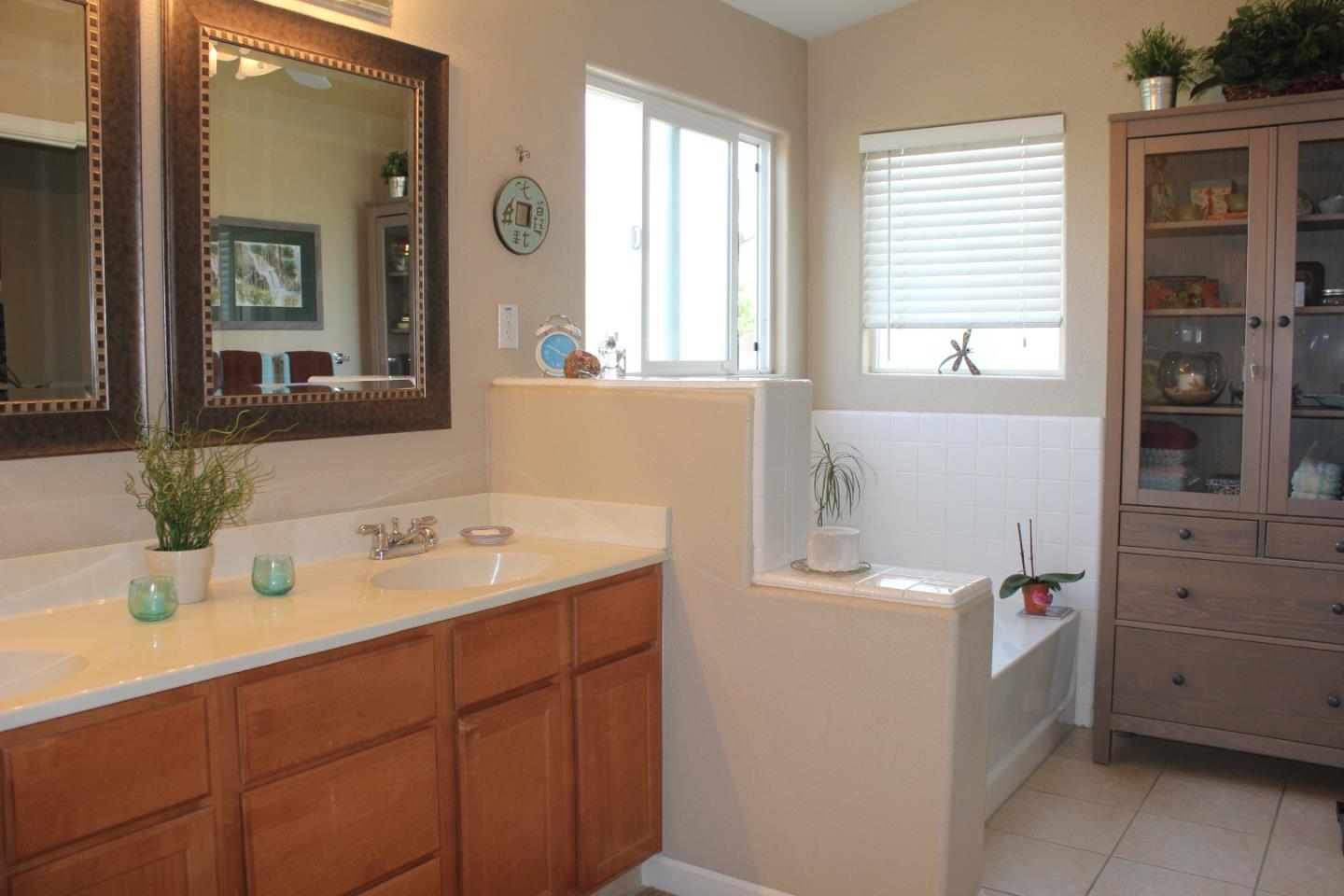 5532 Mesa Road Gilroy, CA 95020 - Photo 13 of 18 Gallery Image 13
