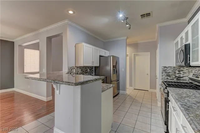 $1,999 | 10654 Solar Hawk Avenue, Las Vegas, NV 89129