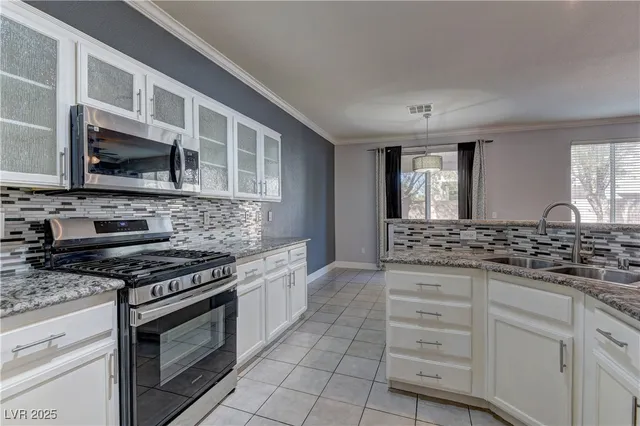 $1,999 | 10654 Solar Hawk Avenue, Las Vegas, NV 89129